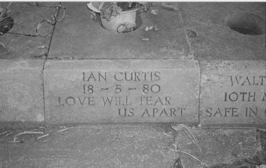 Ian_Curtis_2.jpg